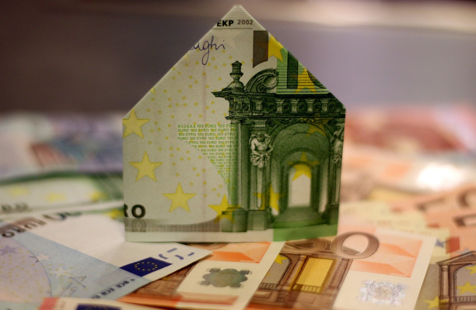 currency nhouse vales